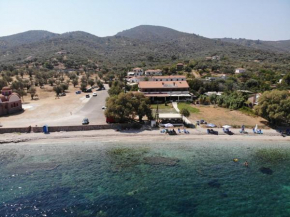 Aigeiros Hotel